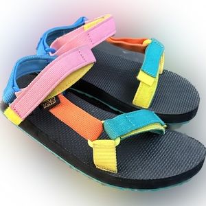 Youth Teva colorful sandals size 3